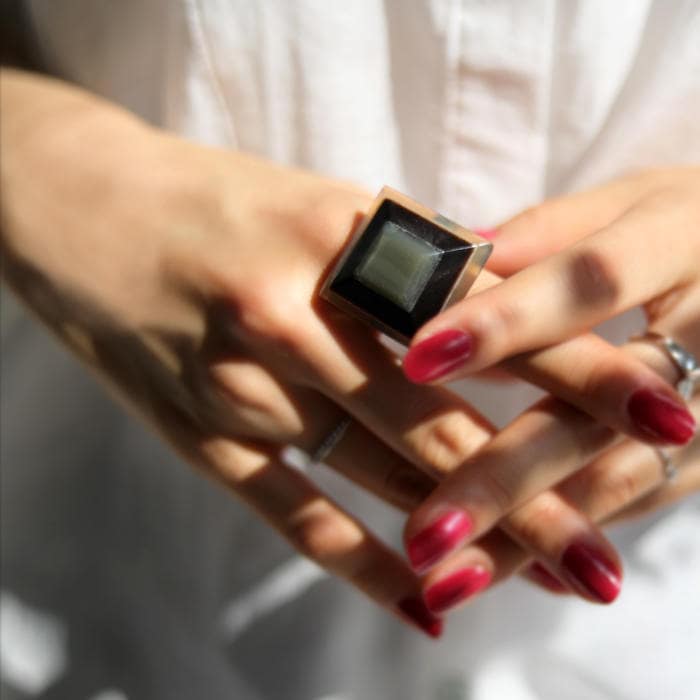 指輪 リング レディース 水牛 角 スクエア ピラミッド型・再販。メール便不可