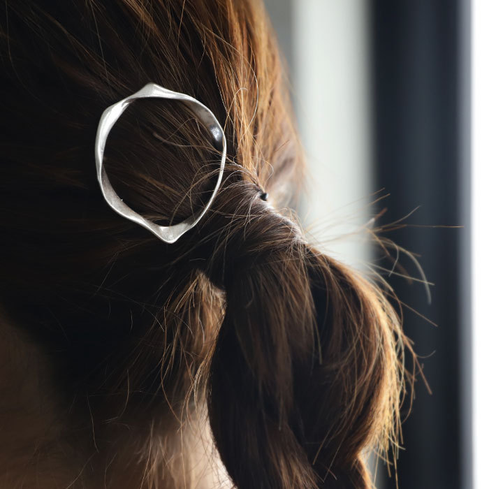 アクセ送料無料   ヘアピン ヘアアクセサリー ピン留め ピン ヘアクリップ バレッタ 金属アレルギー対応 ニッケルフリー シルバー ゴールド デザイン サークル シック カジュアル 大人 レディース おしゃれ 上品 誕生日 プレゼント・(10)メール便可