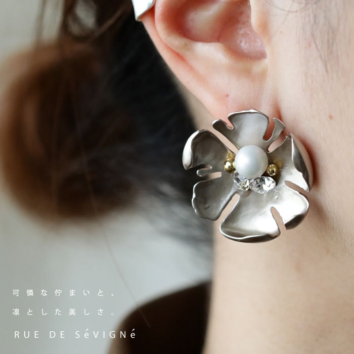 アクセ送料無料 ピアス アクセサリー チタン パール ストーン フラワー 花 シック レディース・(10)メール便可