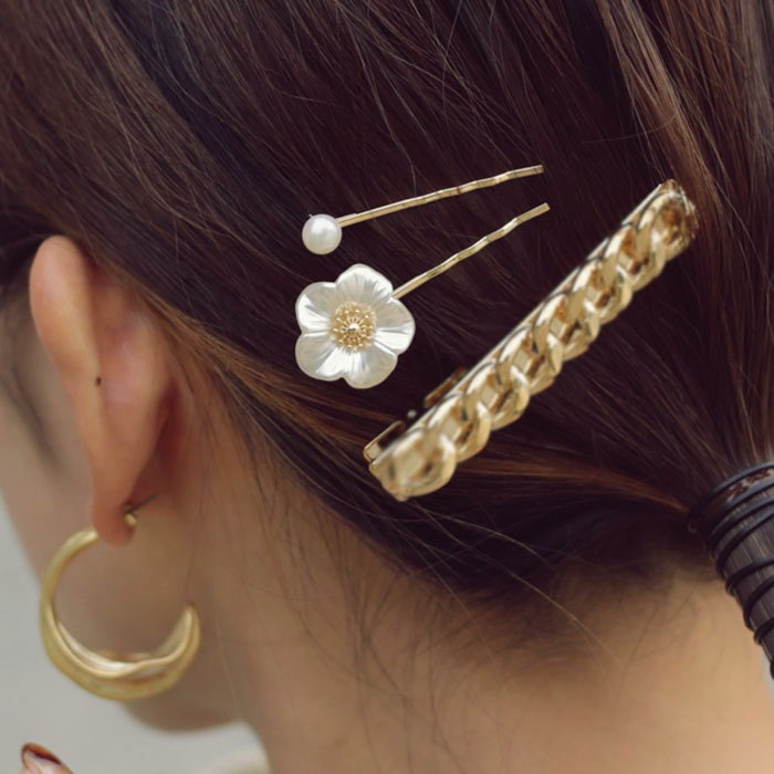 美品 クリンク ヘアピン ヘアクリップ へアアクセサリー ゴールド 定価15000円 未使用品 箱付き CLINQ CLINQ クリンク LINA 13005 ヘアアクセサリー ヘアクリップ