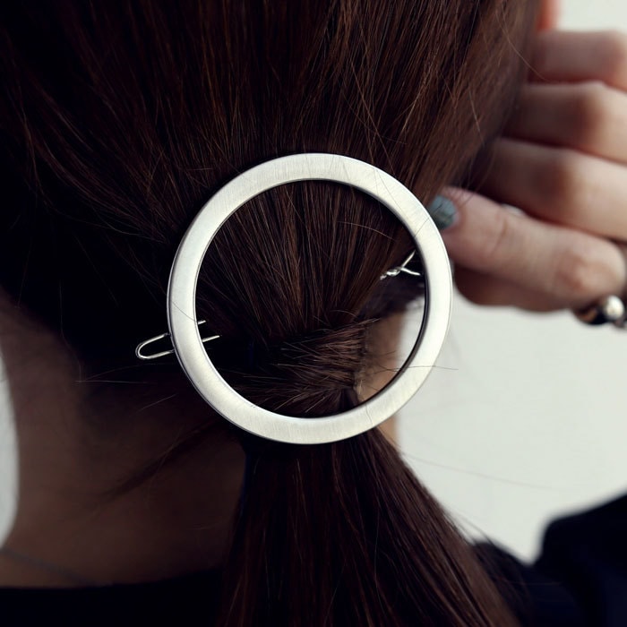 【匿名配送】【送料無料】シルバーバレッタ　ヘアクリップ　ヘアピン ヘアアクセサリー ヘアクリップ バンス バレッタ メタリック シルバー