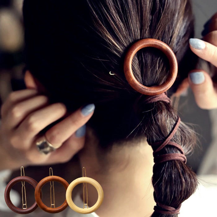 アクセ送料無料  ヘアクリップ アクセサリー ヘアアクセ バレッタ ピン留め ヘアピン 木 ウッド ヘアアレンジ 丸 フープ ナチュラル デザイン モチーフ シック 大人 レディース おしゃれ 可愛い パーティー 二次会 プレゼント・(10)メール便可