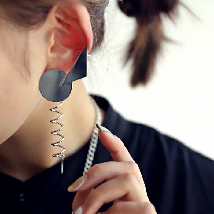 アクセ送料無料 ピアス アクセサリー チタン 大きめ アシメ シック レディース・(10)メール便可