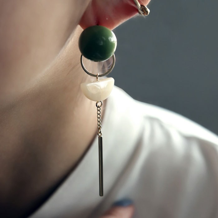 アクセ送料無料 ピアス アクセサリー チタン 変形 揺れる ニュアンス レトロ シック レディース・(10)メール便可