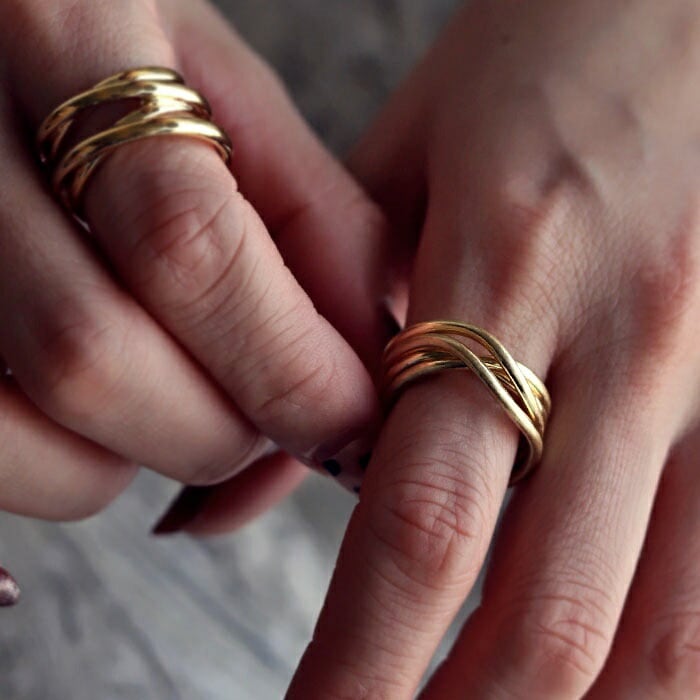 アクセ送料無料  指輪 アクセサリー リング 金属アレルギー対応 ニッケルフリー シルバー ゴールド 真鍮 デザイン 重なり 連なり ねじれ ニュアンス ヴィンテージ シック 大人 レディース おしゃれ 上品 パーティー 誕生日 プレゼント・(10)メール便可