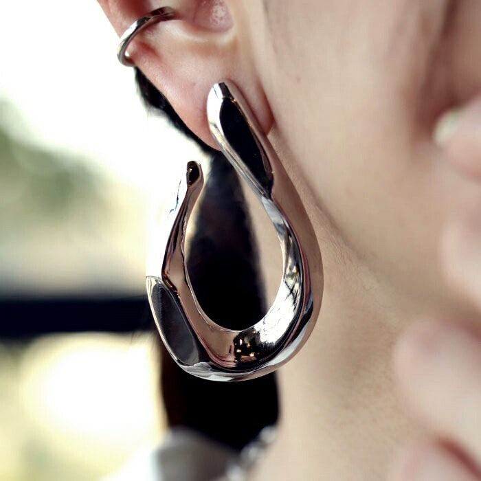 アクセ送料無料 ピアス アクセサリー シルバー ゴールド フープ サークル 円形 変形 モダン シンプル シック レディース・(10)メール便可