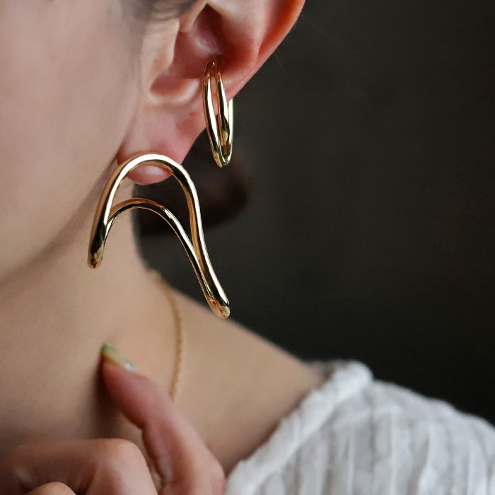 アクセ送料無料 ピアス アクセサリー ニッケルフリー シルバー925 ゴールド シルバー 変形 フープ モダン シック レディースお祝い ・(10)メール便可