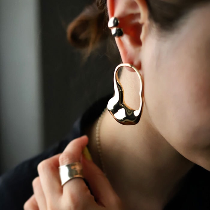 アクセ送料無料 ピアス アクセサリー シルバー ゴールド シンプル 変形 ニュアンス モダン シック レディース上品 ・(10)メール便可