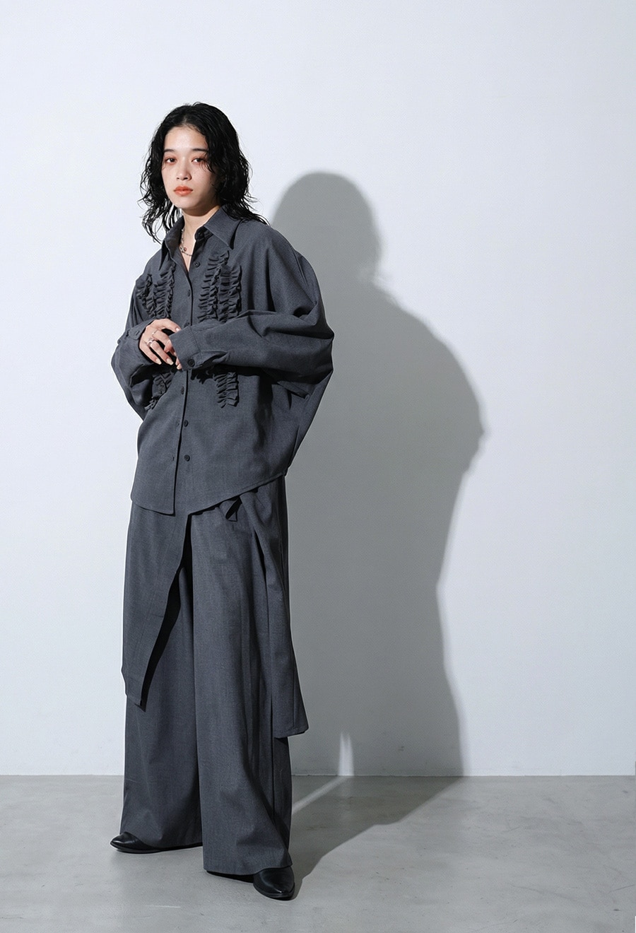 フリルデザイン シャツ レディース 長袖 無地 送料無料・(500)メール便