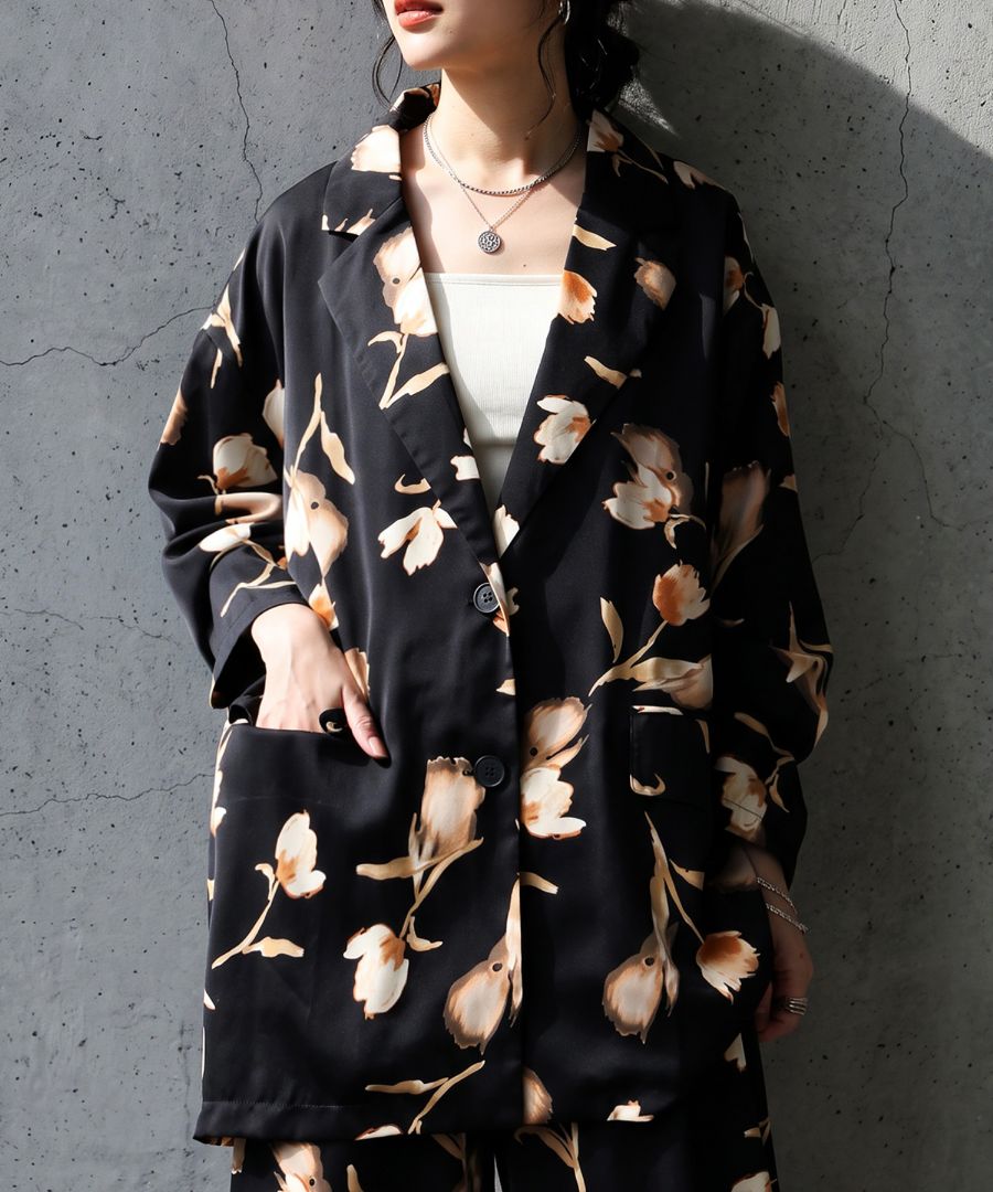 甘さを着ない、花柄。テーラードジャケット レディース 花柄