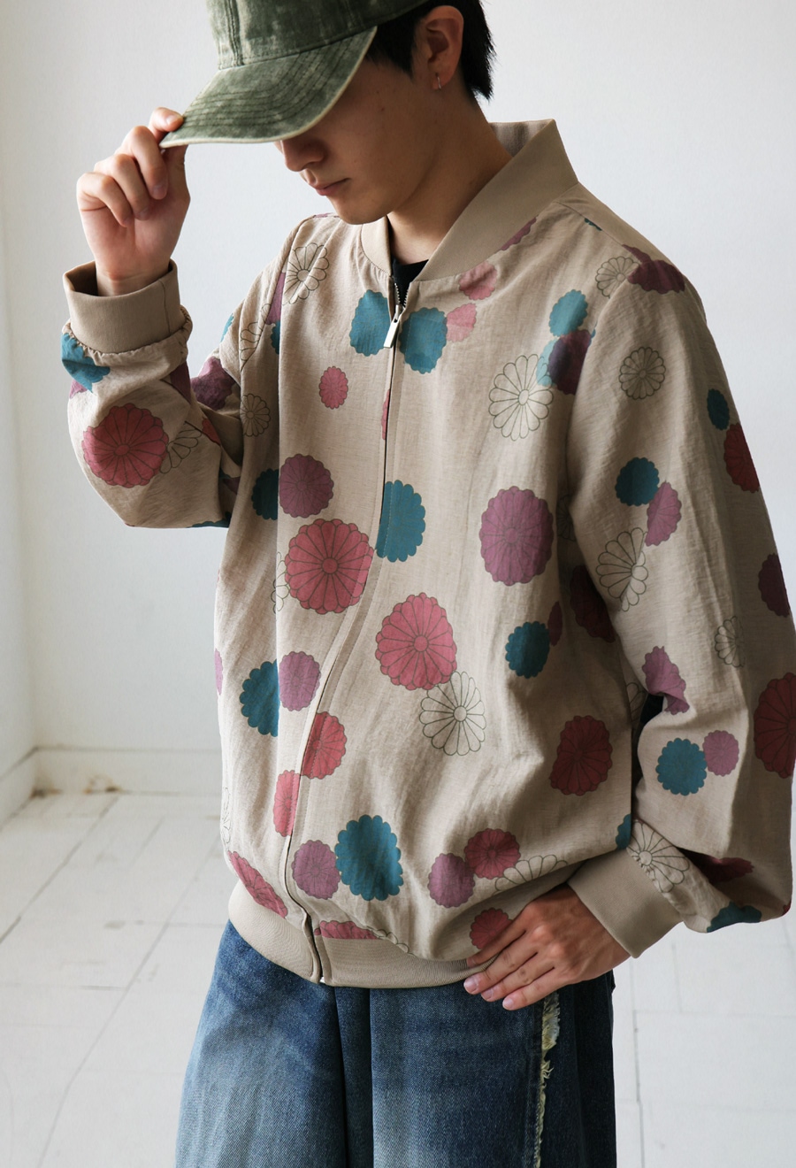 菊文様 ブルゾン レディース 長袖 ジップアップ 送料無料・メール便不可 菊文様 ブルゾン レディース 長袖 ジップアップ 送料無料・メール便