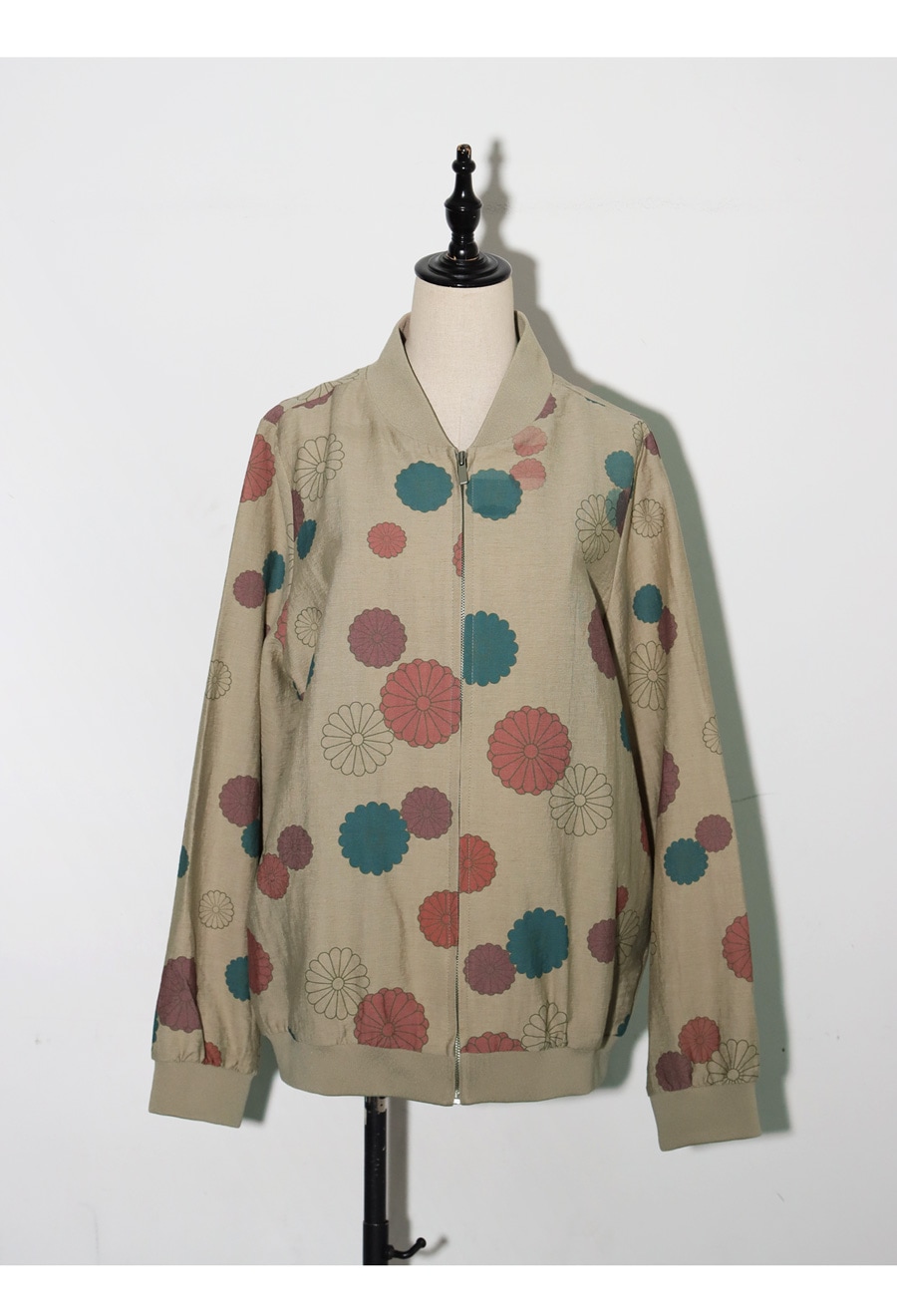 菊文様 ブルゾン レディース 長袖 ジップアップ 送料無料・メール便不可 菊文様 ブルゾン レディース 長袖 ジップアップ 送料無料・メール便