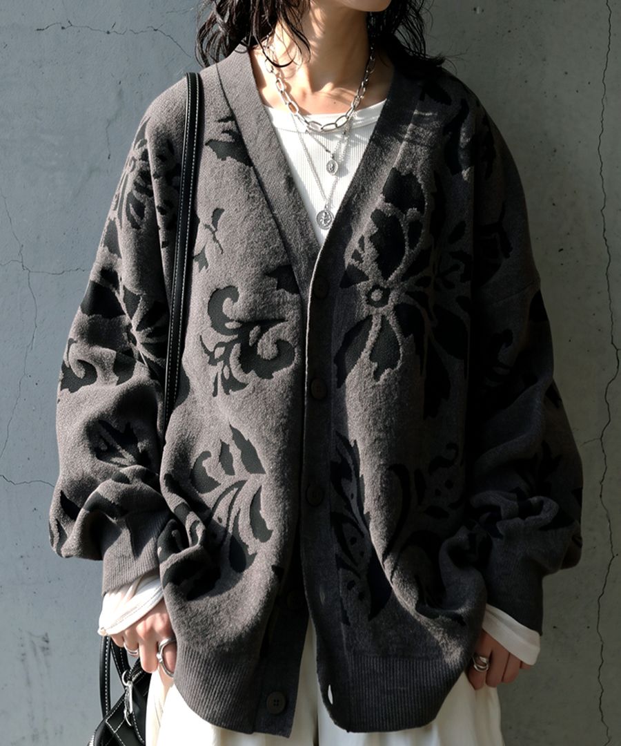 1476 美品✨ トリーバーチ ニットカーディガン 総柄 XS ブラック 花柄 めろニットシリーズ 花柄 ニットカーディガン レディース Vネック 長袖