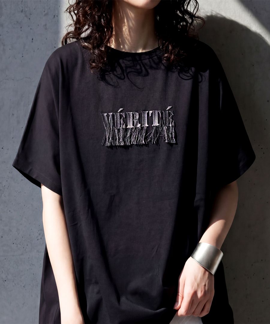 シンプル派に、ちょうどいいクセ。Tシャツ レディース 半袖 ロゴT 接触