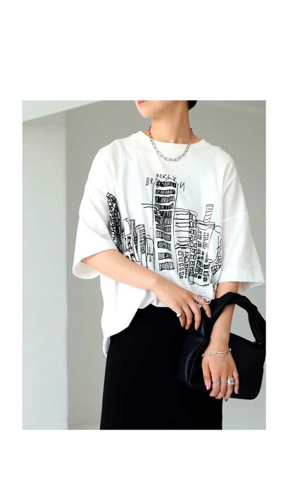 憧れの街並みを、純真無垢な感性で描く。ブルックリンイラストTシャツ