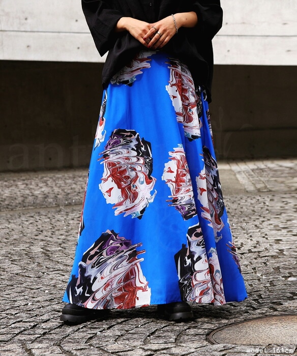 新品＆ELLECY フレアスカート 青 キャラクター柄 今期！新品＆ELLECY フレアスカート 青 キャラクター柄