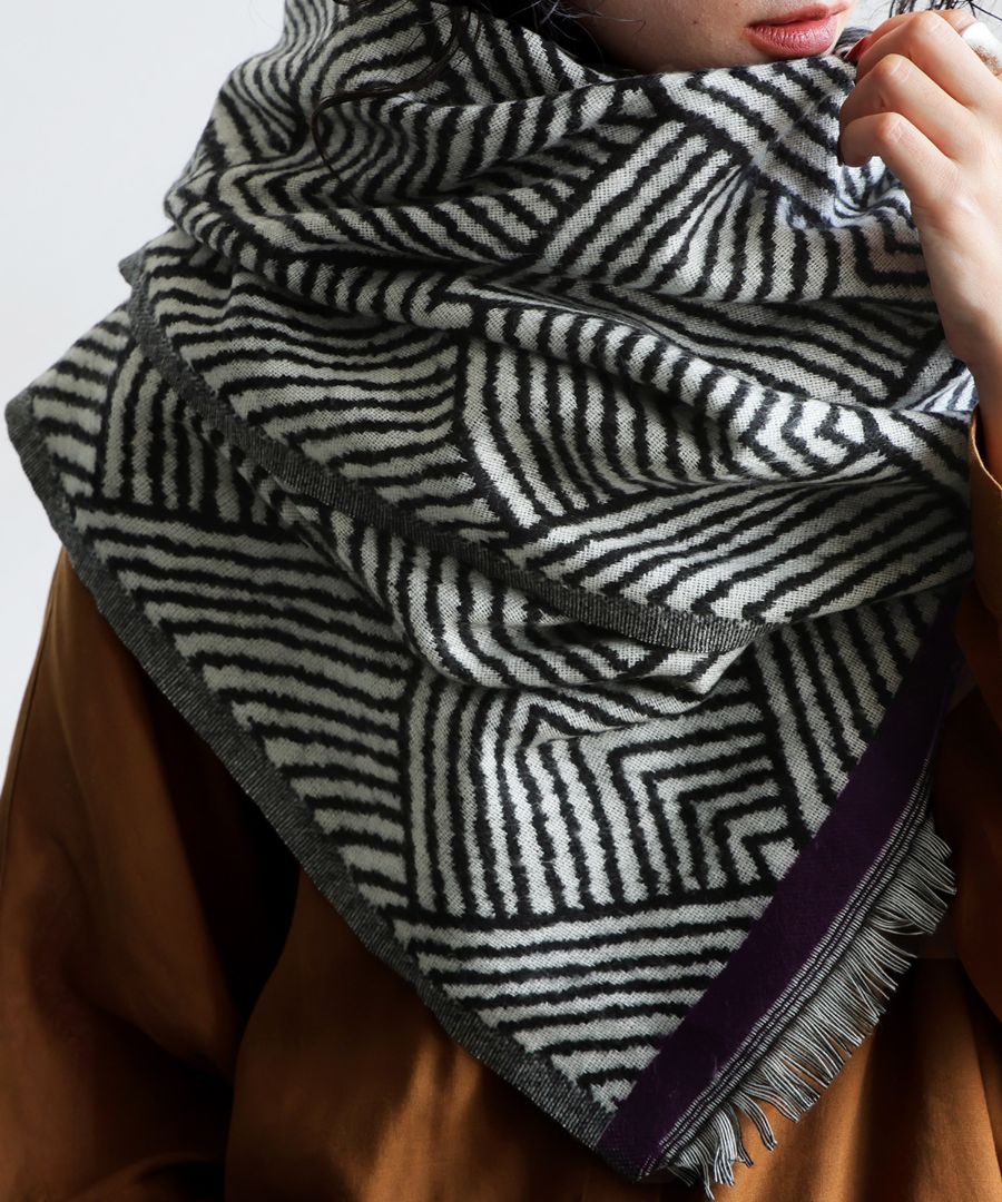 アンレーベル　ベージュ フリンジストール unlabel. アンレーベル ベージュ フリンジストール unlabel. アンレーベル