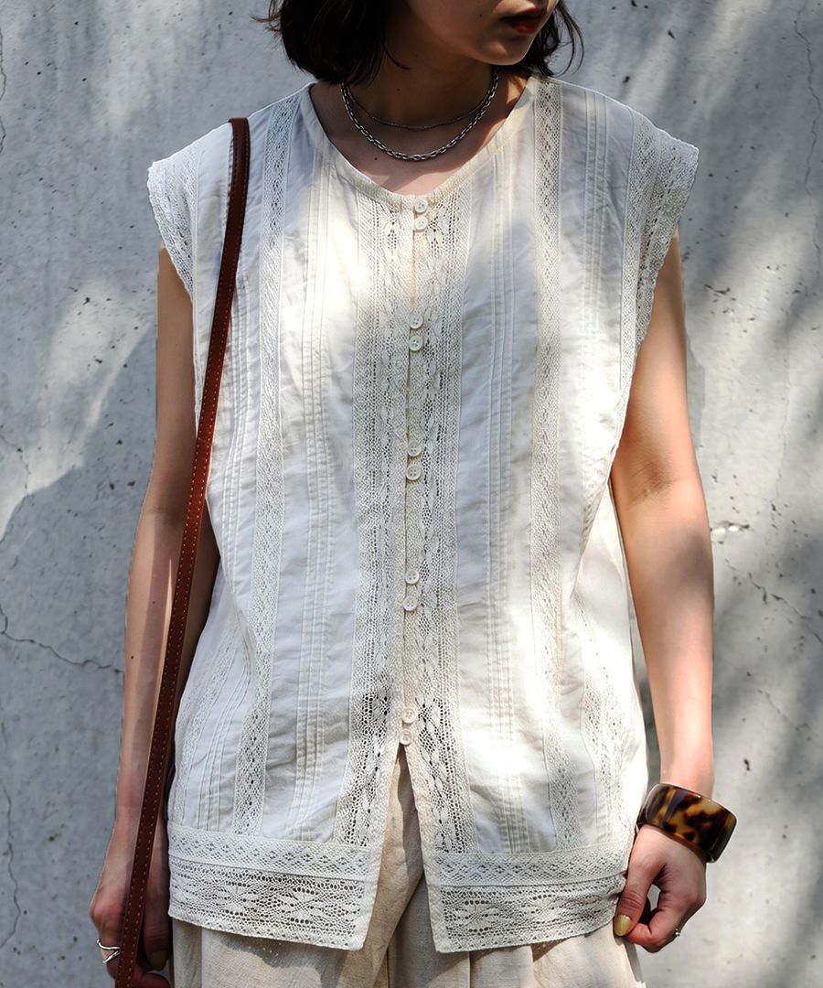 いつもの服が、少しだけいい。ベスト レディース ノースリーブ レース