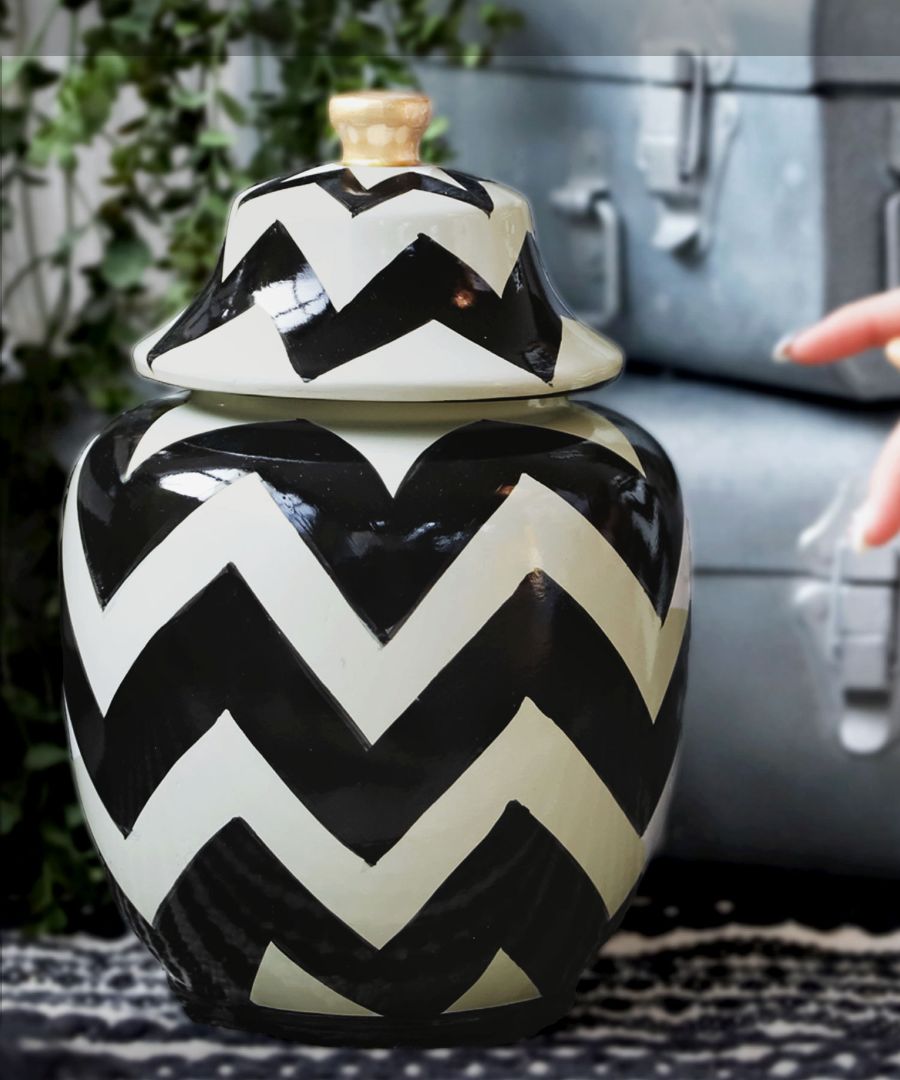 陶器　オブジェ ジグザグ柄 蓋付きジャー 陶器 インテリア雑貨 オブジェ 置物 S