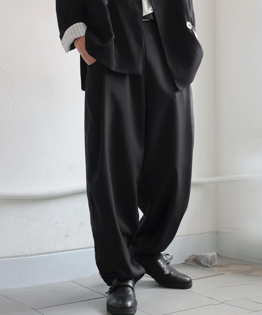 『ALTEREDMIND』デザインテックパンツ30インチ　ブラックカラー ALTEREDMIND』デザインテックパンツ30インチ ブラックカラー