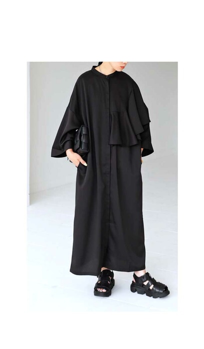 24AW 美品 スミスタイル アシメフリルシャツワンピース 黒 ロングワンピース 24AW 美品 スミスタイル アシメフリルシャツワンピース ロング