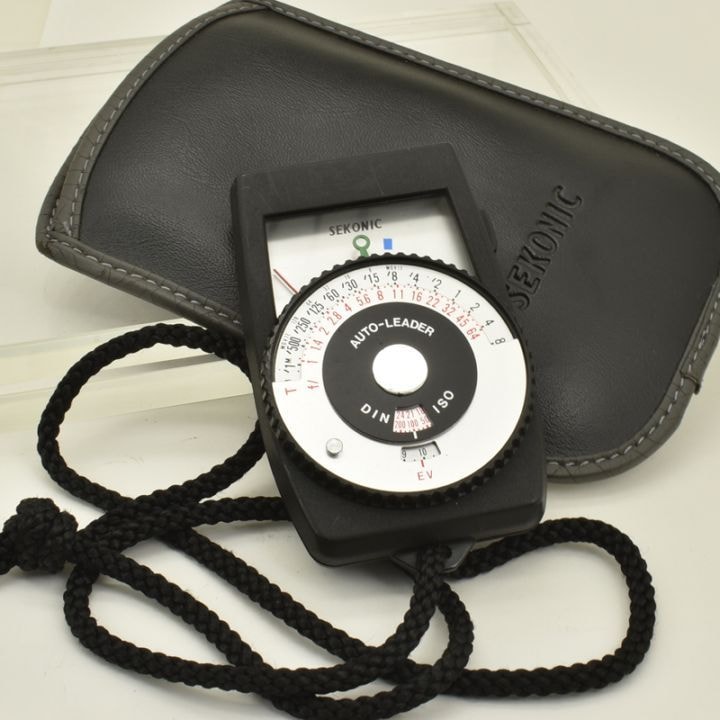 中古カメラ機材の通販専門店 Antiquary（アンティクアリィ）