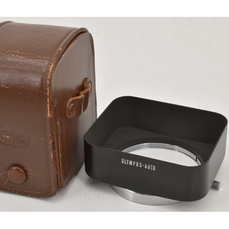 オリンパス　３６角型メタルフード　革ケース付　　　　　　　　　　　　マ82