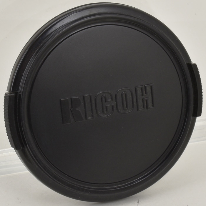 【極美品】RICOH GR IIIx ショット数136 別売レンズキャップ付き 極美品】RICOH GR IIIx ショット数136 別売レンズキャップ付き
