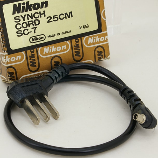 中古カメラ機材の通販専門店 Antiquary（アンティクアリィ）