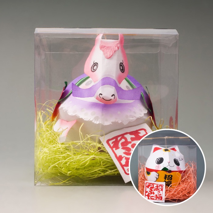 干支ねぷた午(中)と招き猫ねぷた