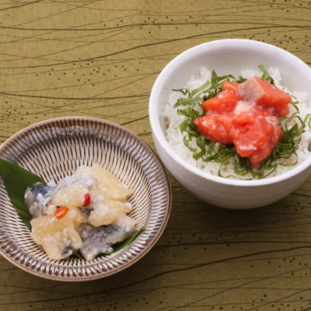 紅鮭石狩漬と数の子入り鰊切込み