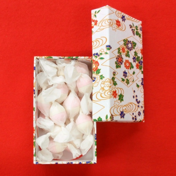 花柄 三葉型 菓子入れ 楽天市場】中央軒煎餅 花色しおん 8袋 詰め合わせ おかき あられ