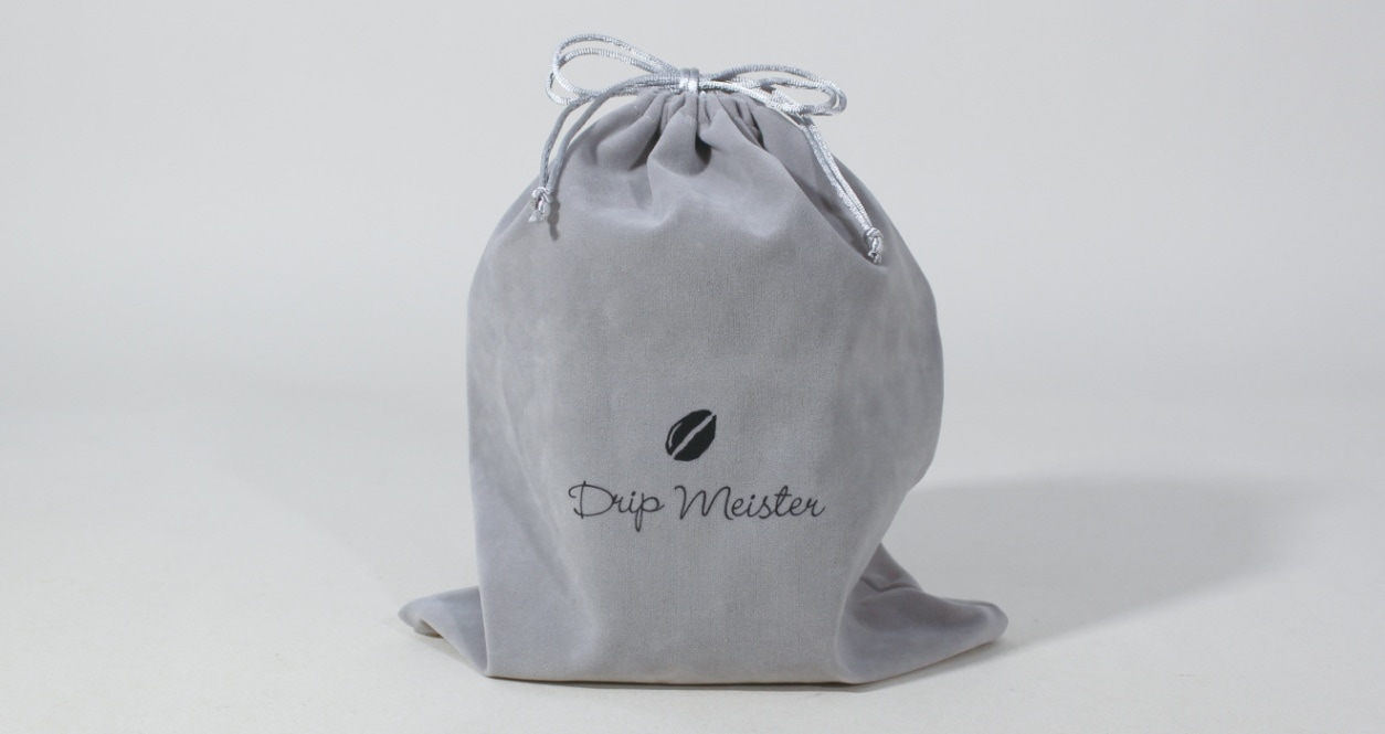 持ち運びに便利な専用の収納袋付属