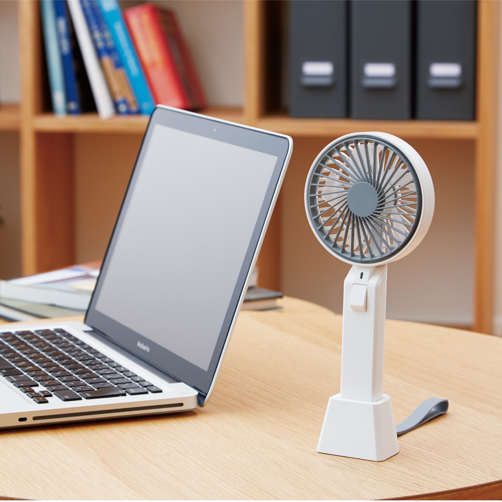 【アウトレット品】★数量限定特別価格★　ハンディファン　AHF-710/FSSH-0179　