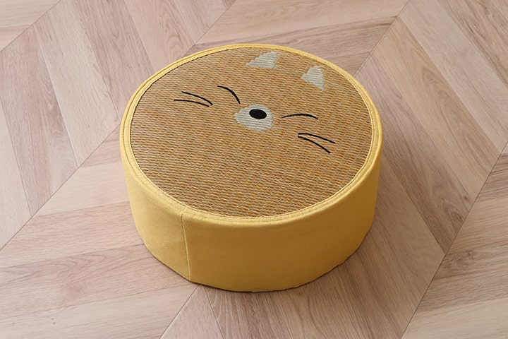 イケヒコ クッション スツール 動物 きつね い草 消臭 空気清浄 約40R×15cm 3273689 JAN:4956642791218 -お取り寄せ品-【代引き・日時指定不可】【北海道沖縄離島は配送不可】