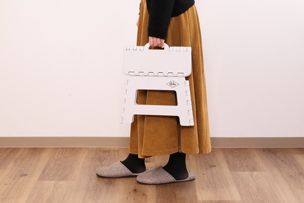 不二貿易 フォールディングステップスツール H22cm WH 1個箱 商品コード86872【代引・日時指定・キャンセル不可・北海道沖縄離島配送不可】 -お取リ寄せ-