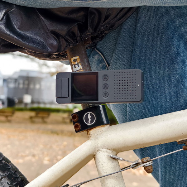 AREA ウェアラブルカメラ WE-CAM PRO SD-WCAM-32 夜間対応 水平録画角度:116度 LEDライト クリップ付属 録画/写真/録音 エアリア 【キャンセル不可・北海道沖縄離島配送不可】 -お取り寄せ-