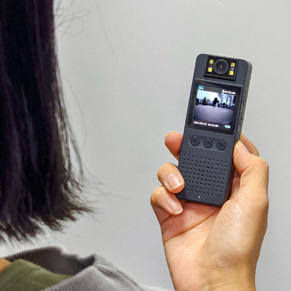 AREA ウェアラブルカメラ WE-CAM PRO SD-WCAM-32 夜間対応 水平録画角度:116度 LEDライト クリップ付属 録画/写真/録音 エアリア 【キャンセル不可・北海道沖縄離島配送不可】 -お取り寄せ-