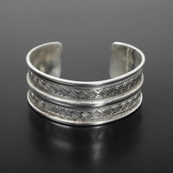 TOUAREG SILVER JEWELRY トゥアレグ シルバー ジュエリー センターライン フラット バングル シルバー F BN23503|T|BRAND
