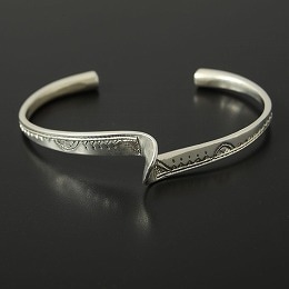 TOUAREG SILVER JEWELRY トゥアレグ シルバー ジュエリー シルバーバングル 細 ヒネリ シルバー