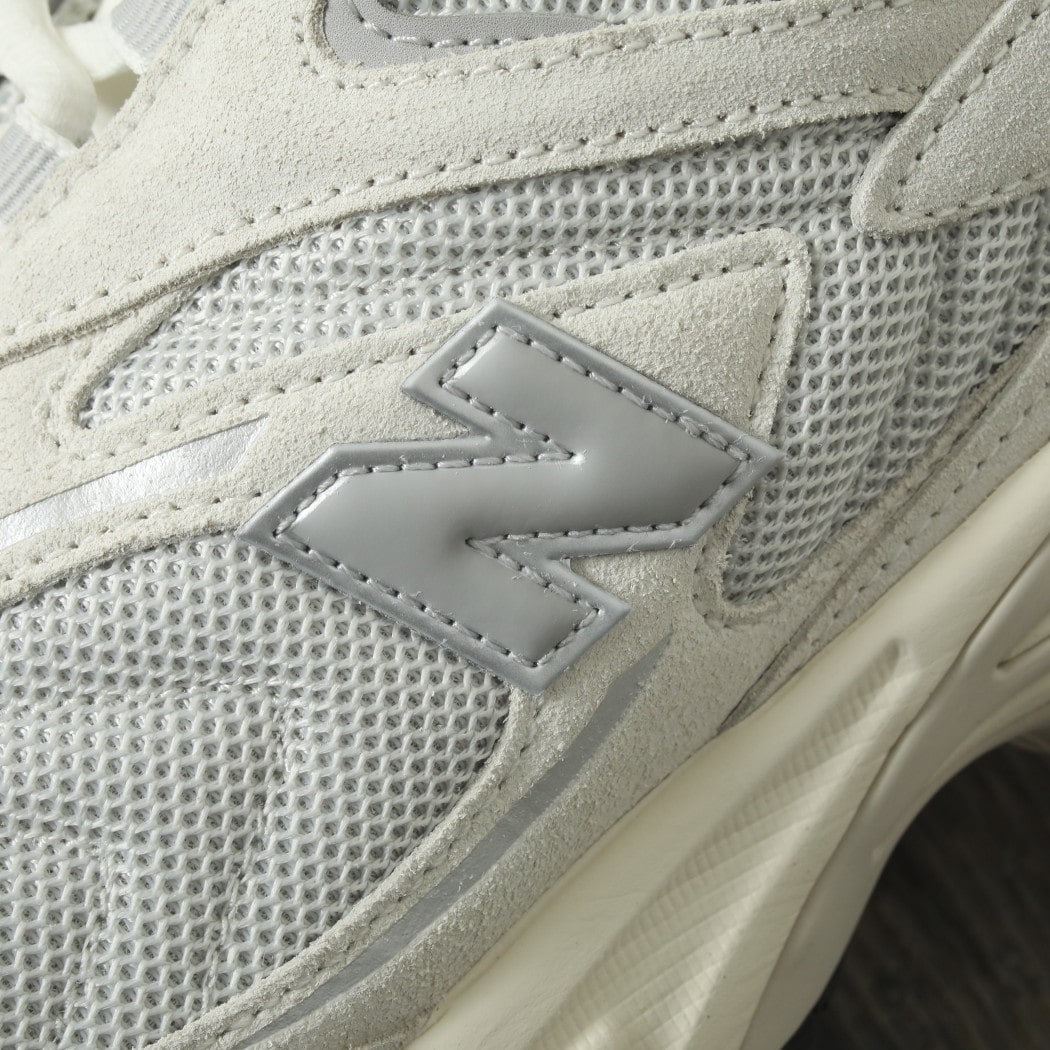 ニューバランス NEWBALANCE スニーカーML725UF ホワイト