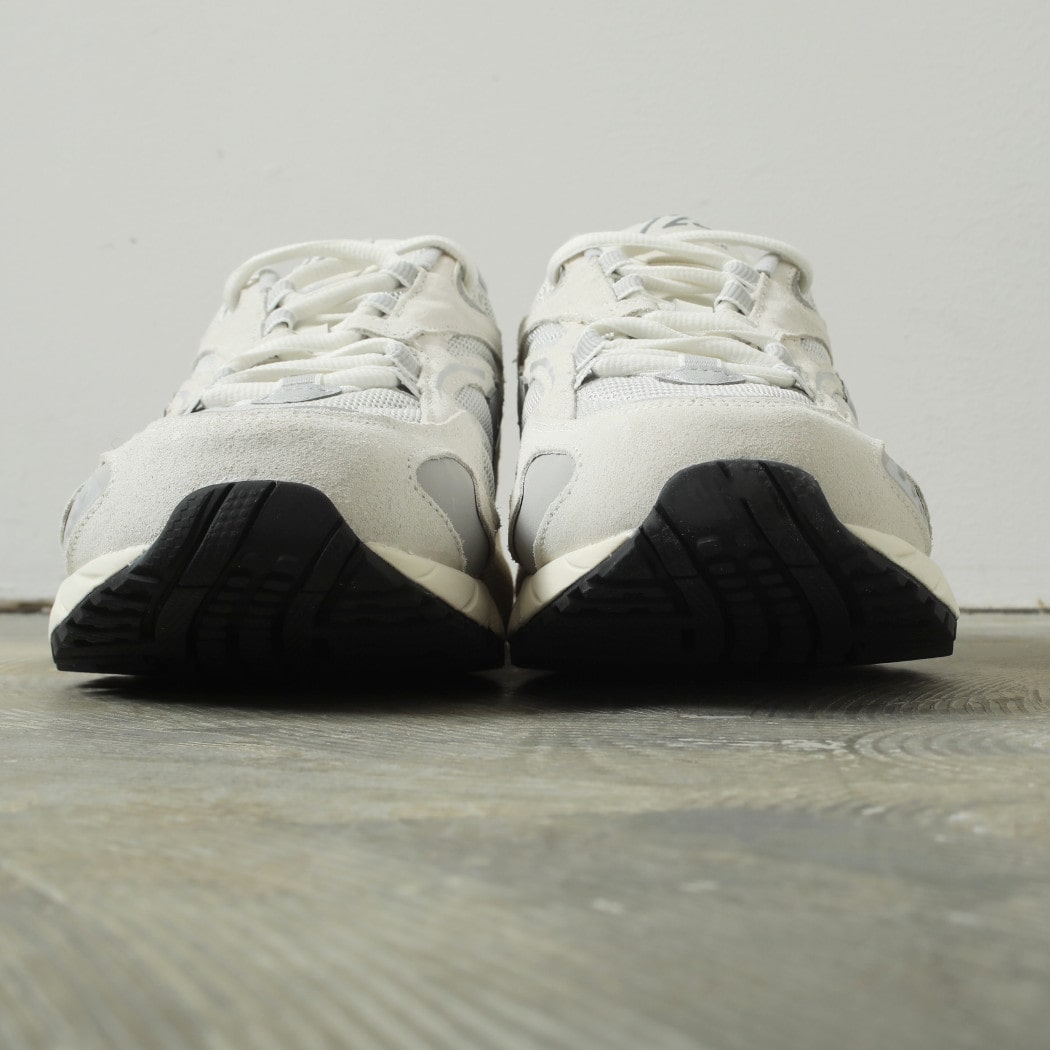 ニューバランス NEWBALANCE スニーカーML725UF ホワイト