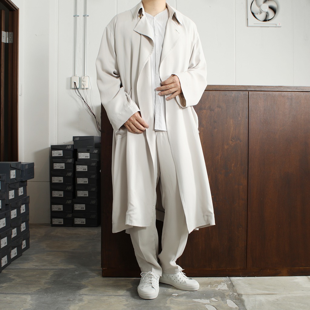 ATHA アタ サテン イージートラウザーズ ユニセックス SATIN STRAIGHT EASY TROUSERS ライトグレー