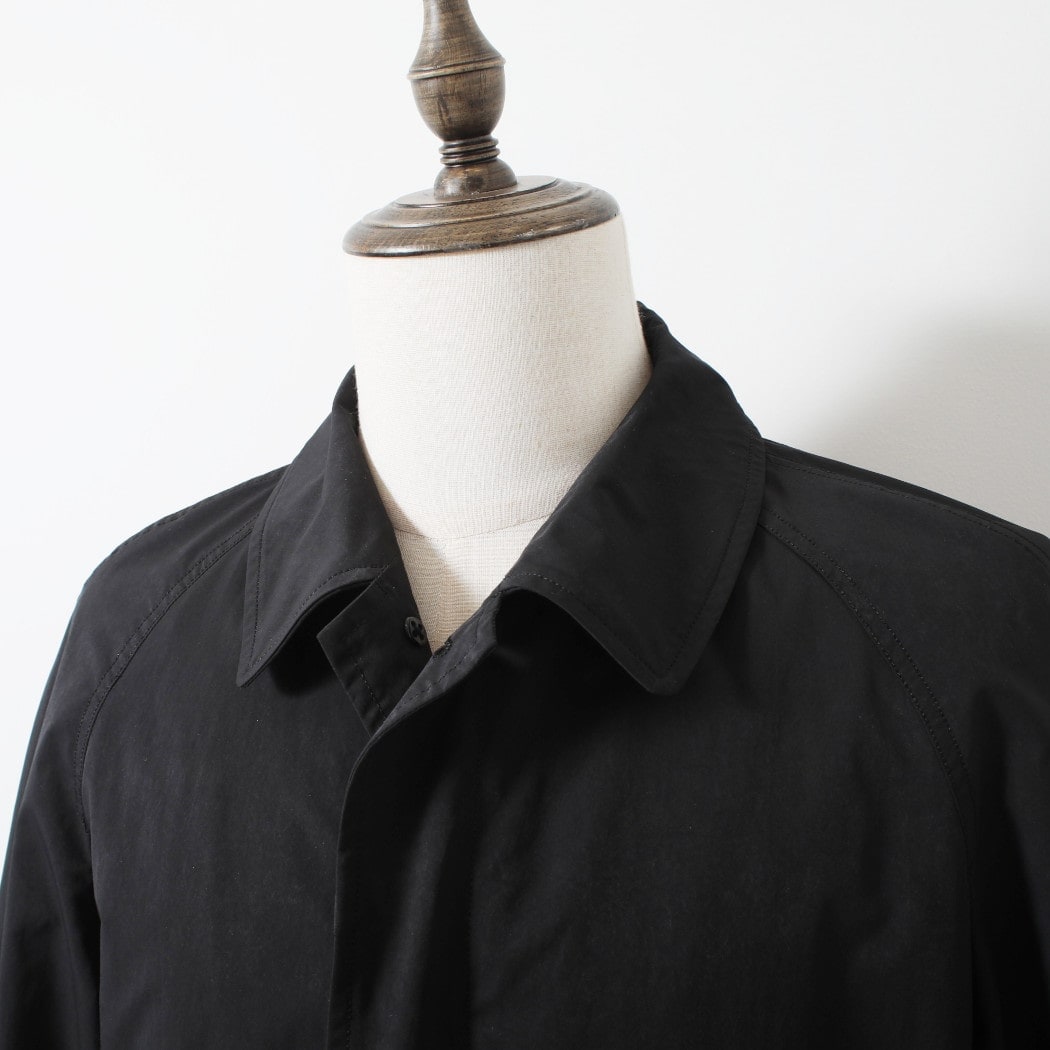 【10%OFF クーポン発行中!!】い。<br><br>SCYE BASICS サイベーシックス High Density Mill Cloth Balmacaan Coat ハイデンシティ ミルクロス バルマカーンコート ブラック