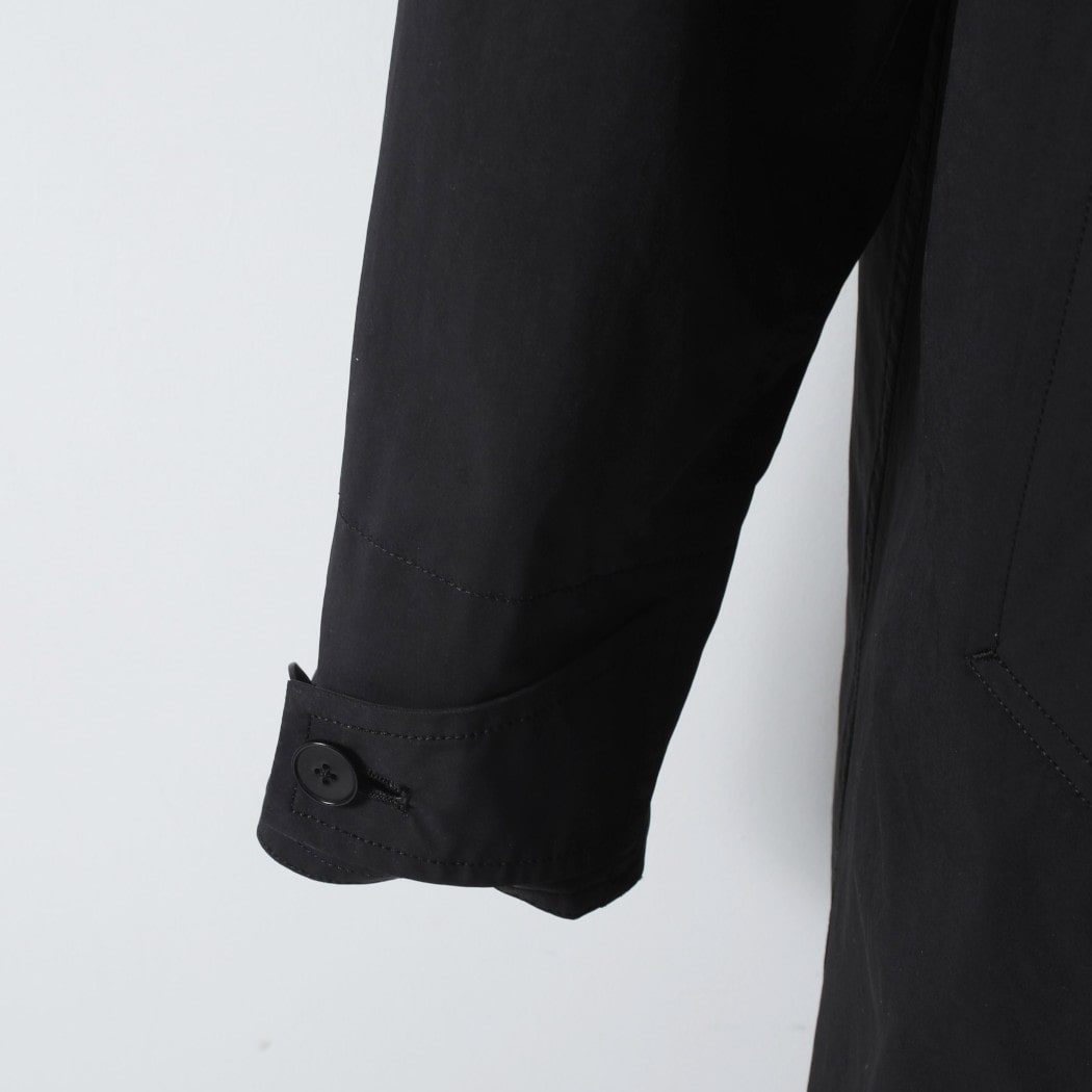 【10%OFF クーポン発行中!!】い。<br><br>SCYE BASICS サイベーシックス High Density Mill Cloth Balmacaan Coat ハイデンシティ ミルクロス バルマカーンコート ブラック