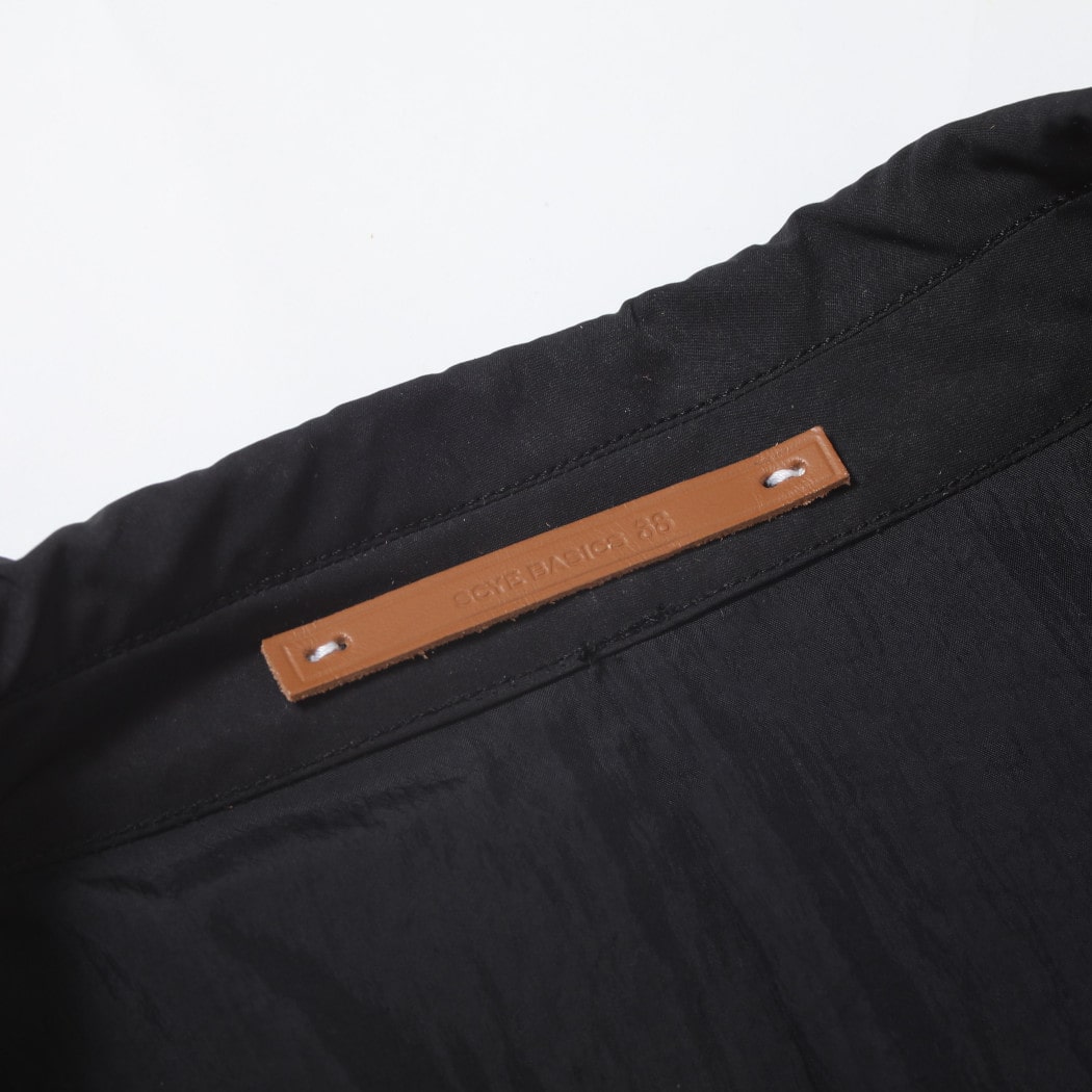 【10%OFF クーポン発行中!!】い。<br><br>SCYE BASICS サイベーシックス High Density Mill Cloth Balmacaan Coat ハイデンシティ ミルクロス バルマカーンコート ブラック