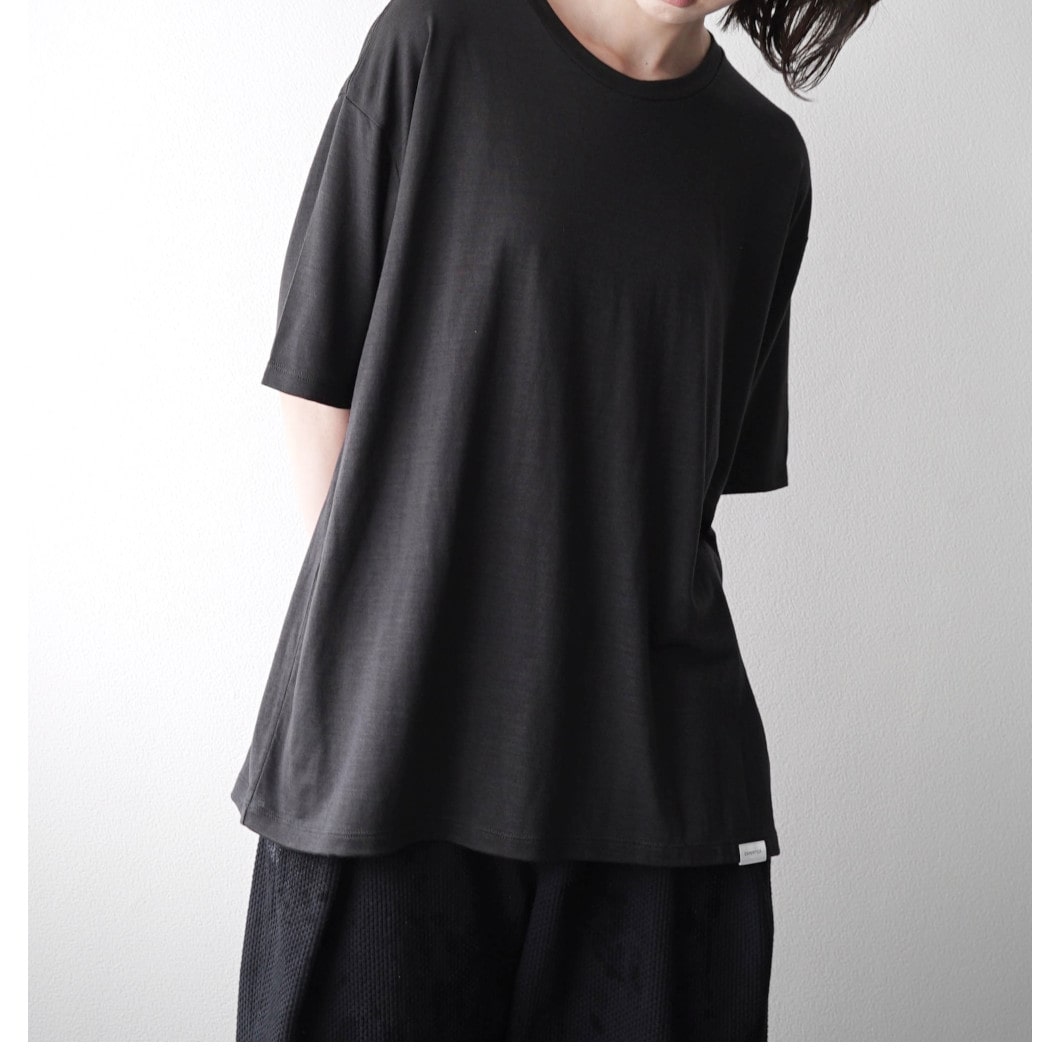 CAPERTICA カペルチカ ウールTシャツ Super140s ウオッシャブルウール ダークネス DARKNESS