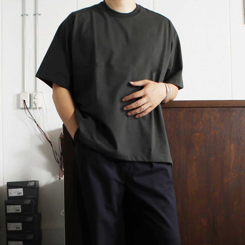 【STONE 】コンパス コットン ジャージーTシャツ☆関税込 セール】CONVERSE 別注ラインハーフジップTシャツ（Tシャツ