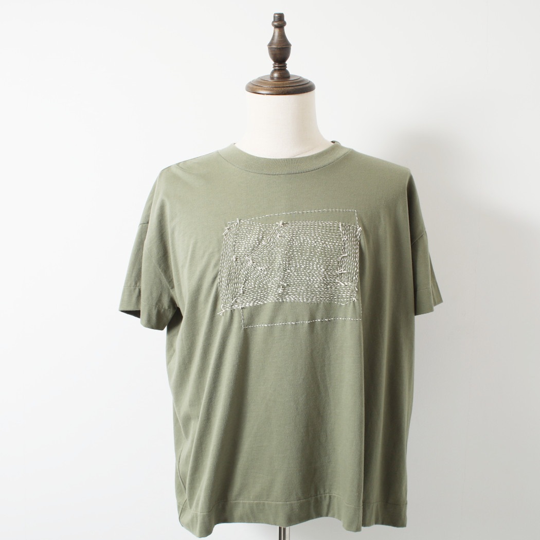 hari to ito  はりといと 手縫い刺繍 Tシャツ 四角 カーキ