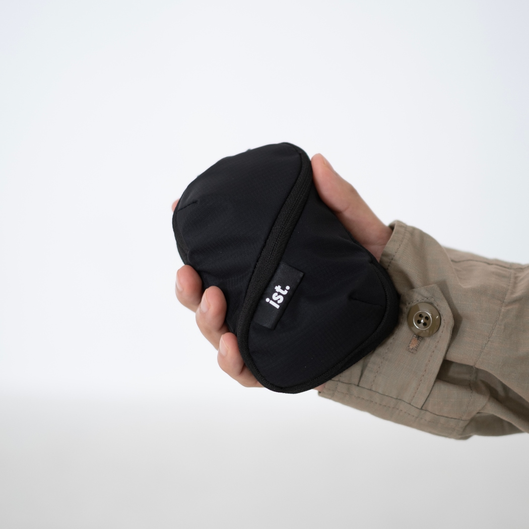 ist.イスト  Zファスナー ナイロン ウォレット マルチポーチ ist.-WA ブラック